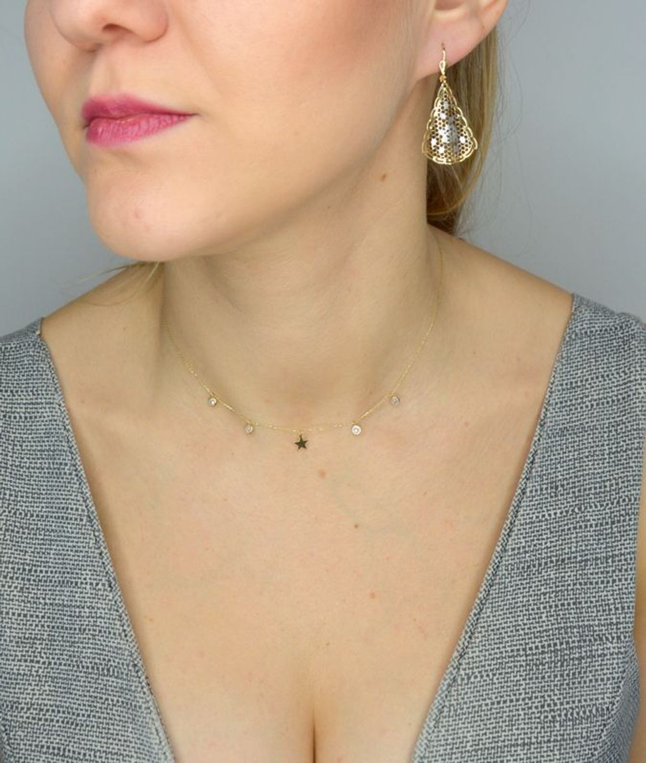 Złote kolczyki 585 wiszące 'Ażurowe blaszki' KL 1910.jpg